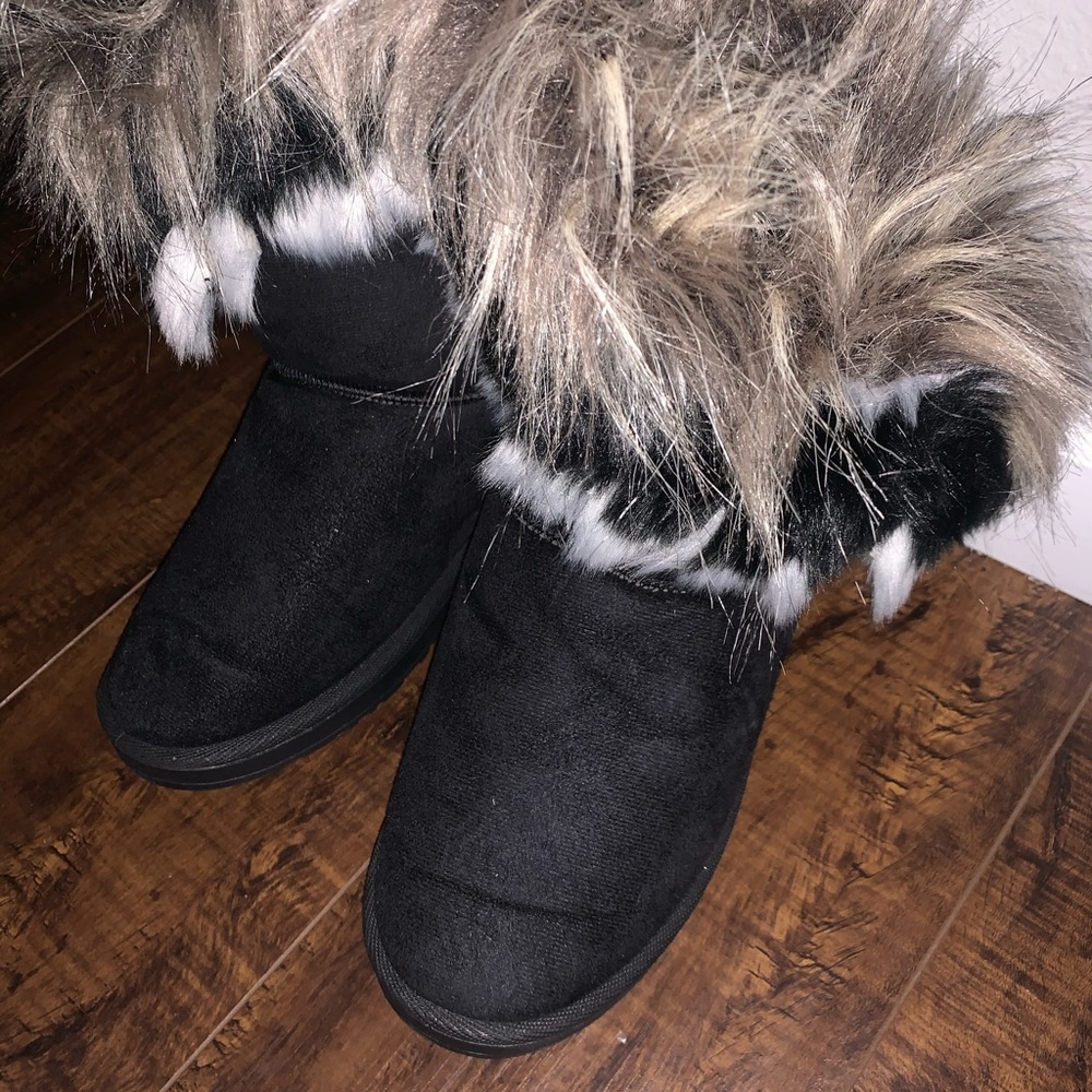 Boots - Picture 2 of 4